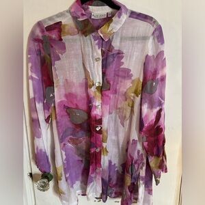 Soft feminine florals shirt by Habitat lovely mother of pearl buttons